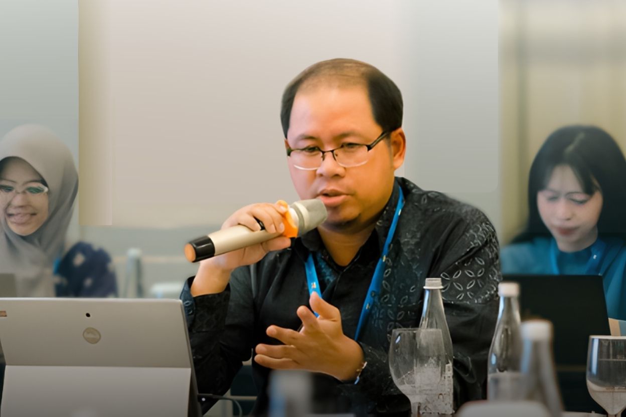 Berikut profil dosen berprestasi Al Ma'soem Ryzki Wiryawan ahli sejarah dan penulis aktif dengan kontribusi literasi publik