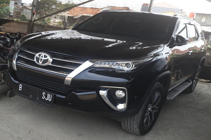 Sewa Fortuner dengan Harga Terjangkau di DMS Premium Car