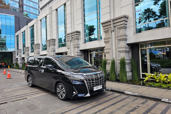 Rombongan Besar? Sewa Hiace Aja, Nyaman dan Lega!