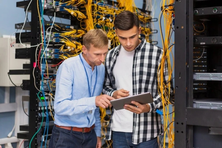 Siapa Bilang Jurusan Informatika Cuma Ngoding? Ini Alasan Profesi Network Engineer Makin Diburu!