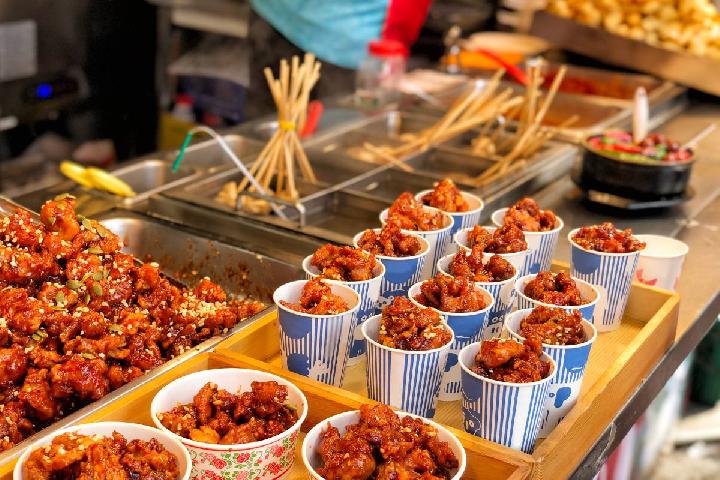 Promosi Efektif dengan Strategi Sosmed Bisnis Kuliner Bersama Rajakomen.com