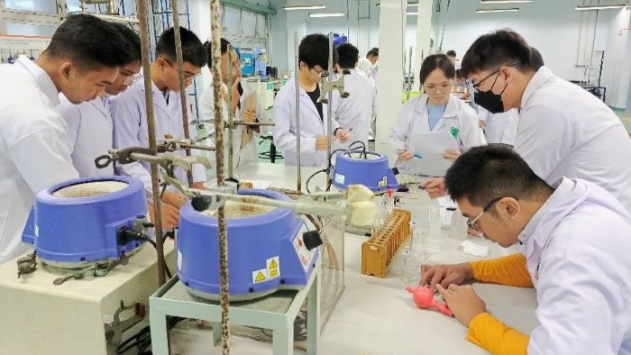 Jejak Sukses Alumni Teknik Kimia ITB: Fondasi Industri dan Riset Berkelanjutan di Dunia Profesional