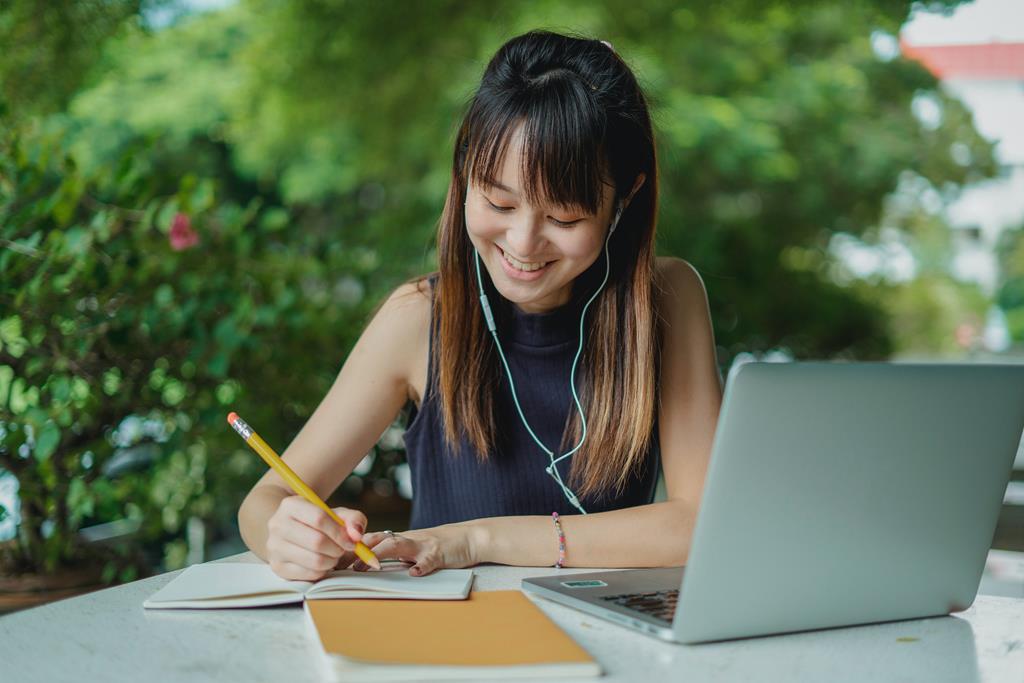 Bimbel TOEFL Online: Fleksibel dan Efektif dengan Contoh Soal dan Pembahasan