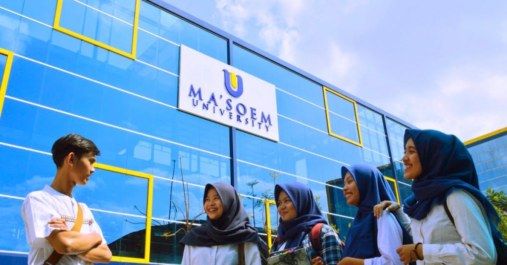 Kuliah Fleksibel di Bandung? Kelas Karyawan Ma'soem University Jawabannya