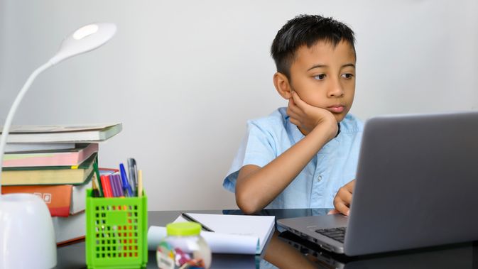 Cara Efektif Menggunakan Bimbel Online SD agar Anak Lebih Fokus