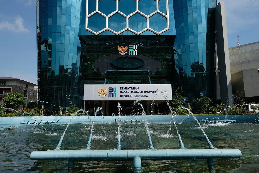 Contoh Struktur Organisasi BUMN Sektor Energi, Keuangan, dan Transportasi