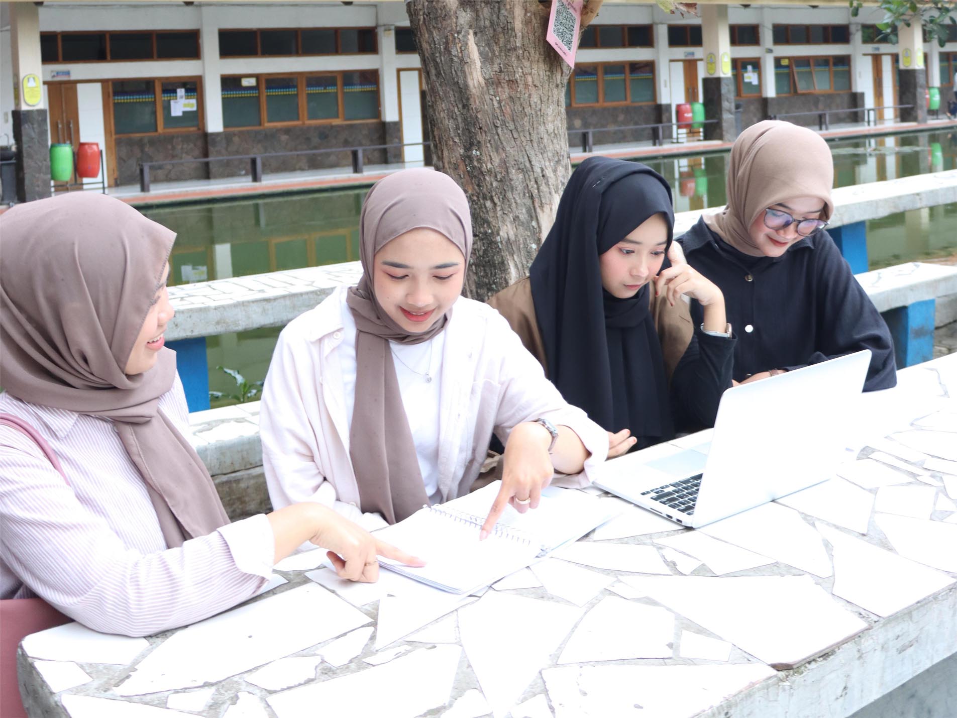 Kuliah Pendidikan Bahasa Inggris S1 Prospek Kerja dan Biaya