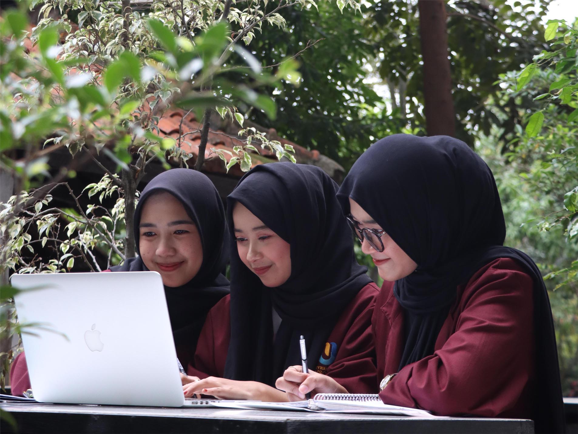 Apa Keunggulan Kampus Terakreditasi dalam Membangun Portfolio dan Personal Branding Mahasiswa? Ini Faktanya!