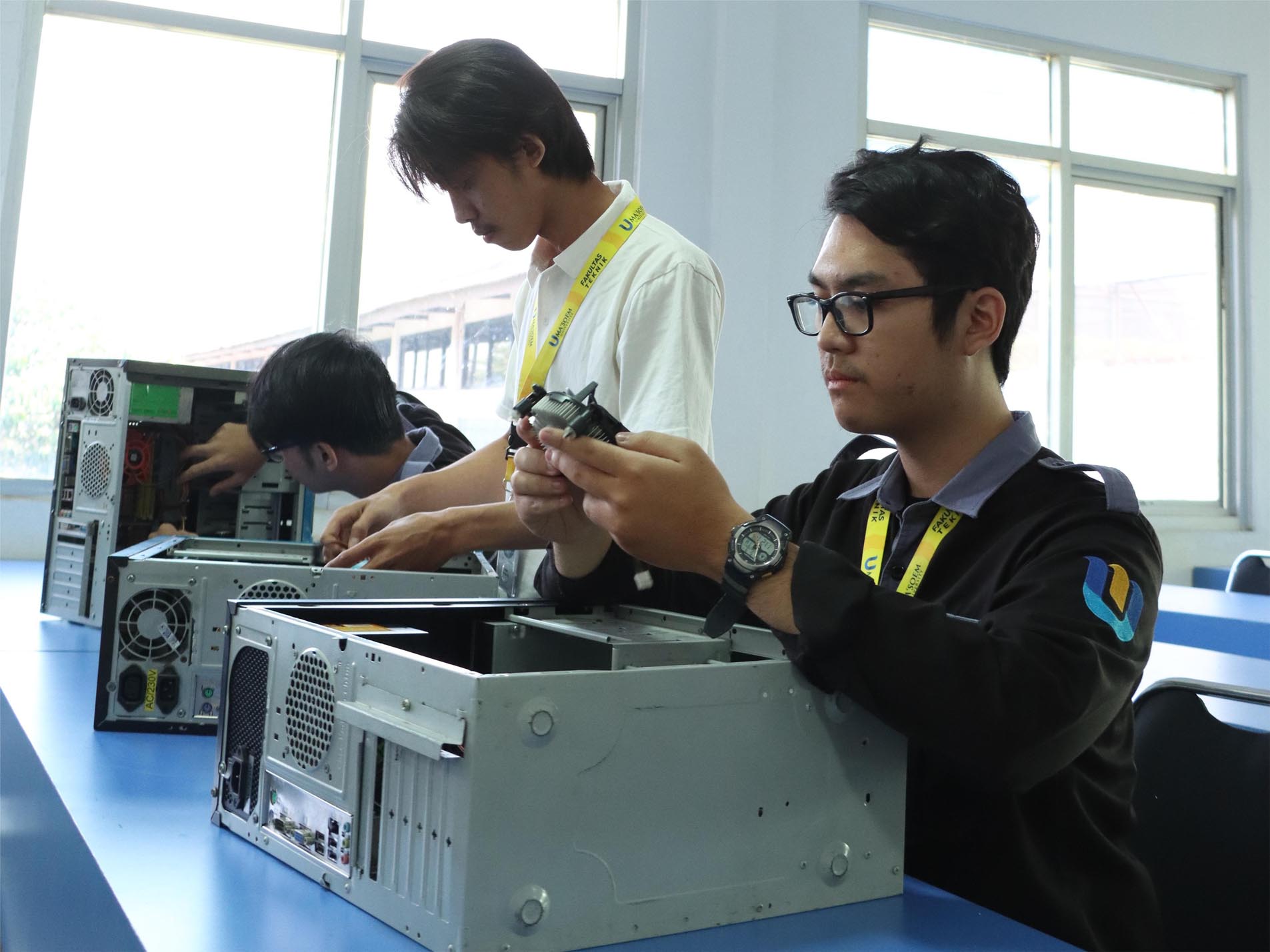 Apa Saja Universitas di Bandung yang Menawarkan Jurusan Teknik Industri dengan Akreditasi Terbaik?