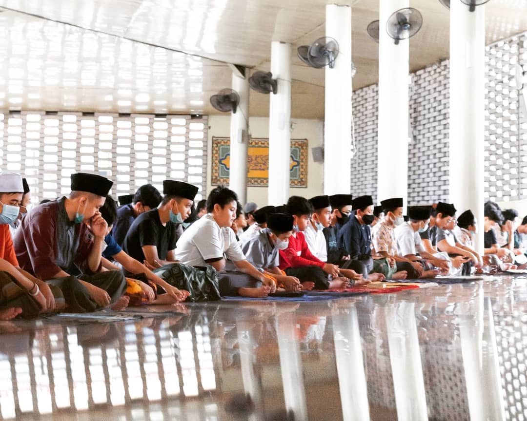 Tips Santri untuk Menjaga Ibadah Selama di Rumah